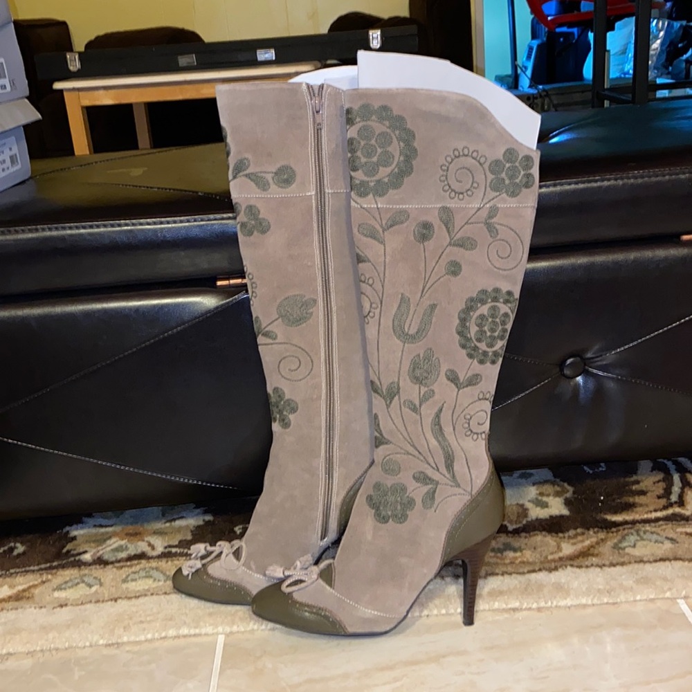 Tall heeled boots